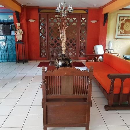 Saltimboca Tourist In Hotel Bacolod Eksteriør billede