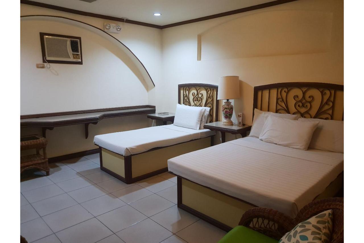 Saltimboca Tourist In Hotel Bacolod Eksteriør billede